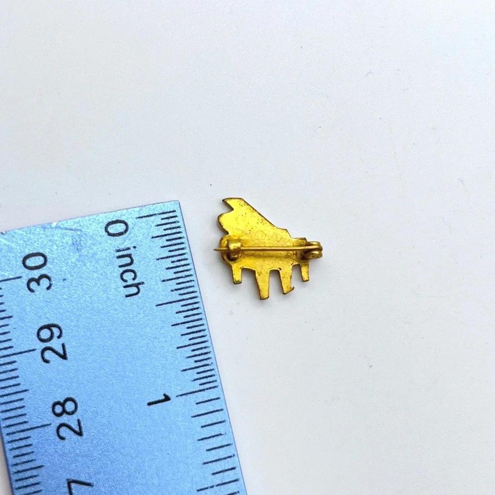 Vintage Gold Tone Grand Piano Brooch Musical Instrument‎ Lapel Pin Miniature